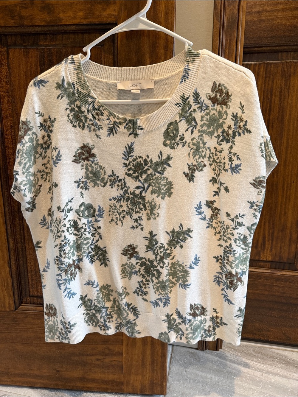 LOFT Cream Short-Sleeve Floral Knit Top